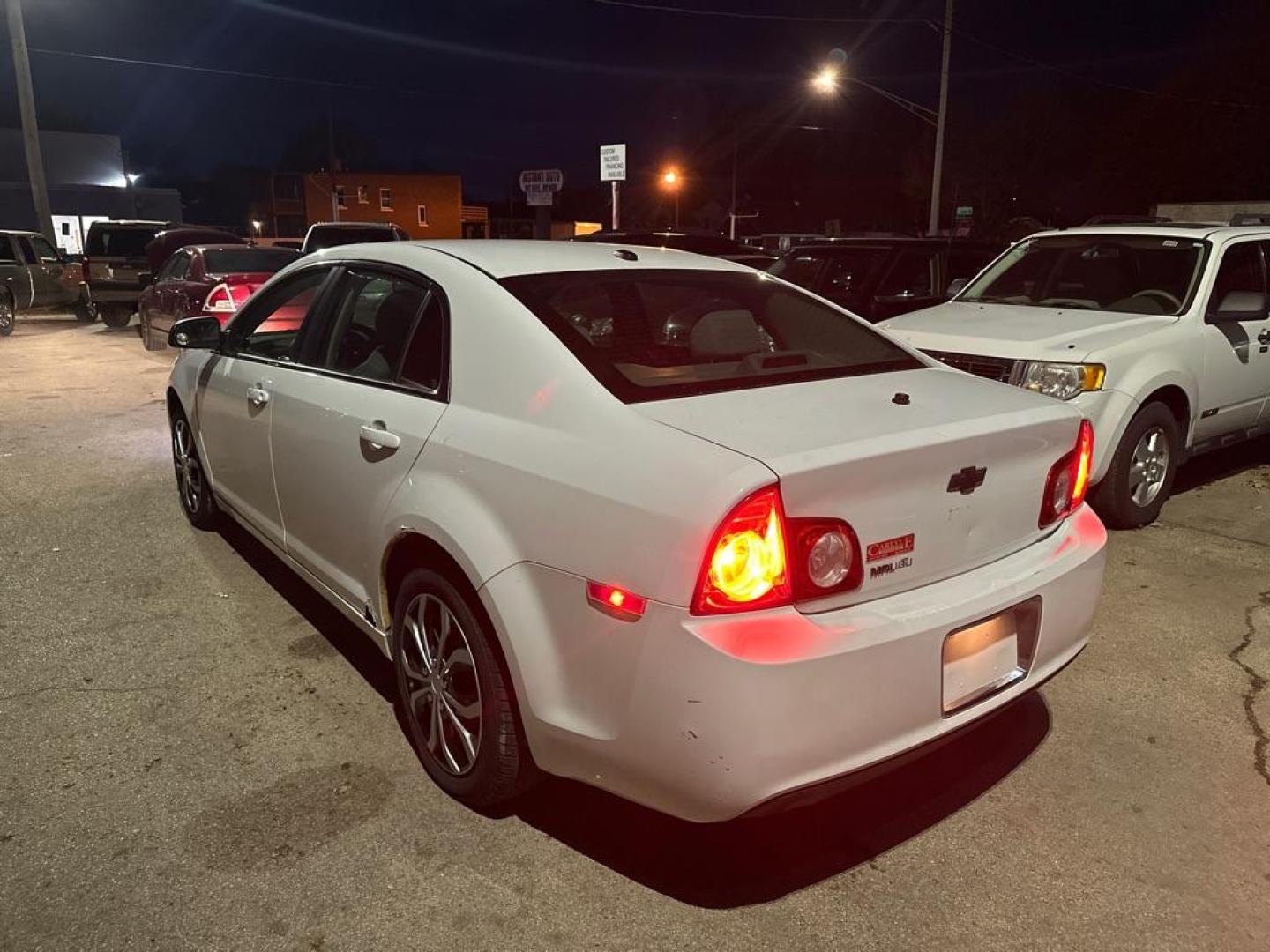 2010 WHITE CHEVROLET MALIBU LS (1G1ZB5EB4A4) with an 2.4L engine, Automatic transmission, located at 1708 Broadway, Rockford, IL, 61104, (815) 397-5010, 42.252522, -89.069359 - Photo#2