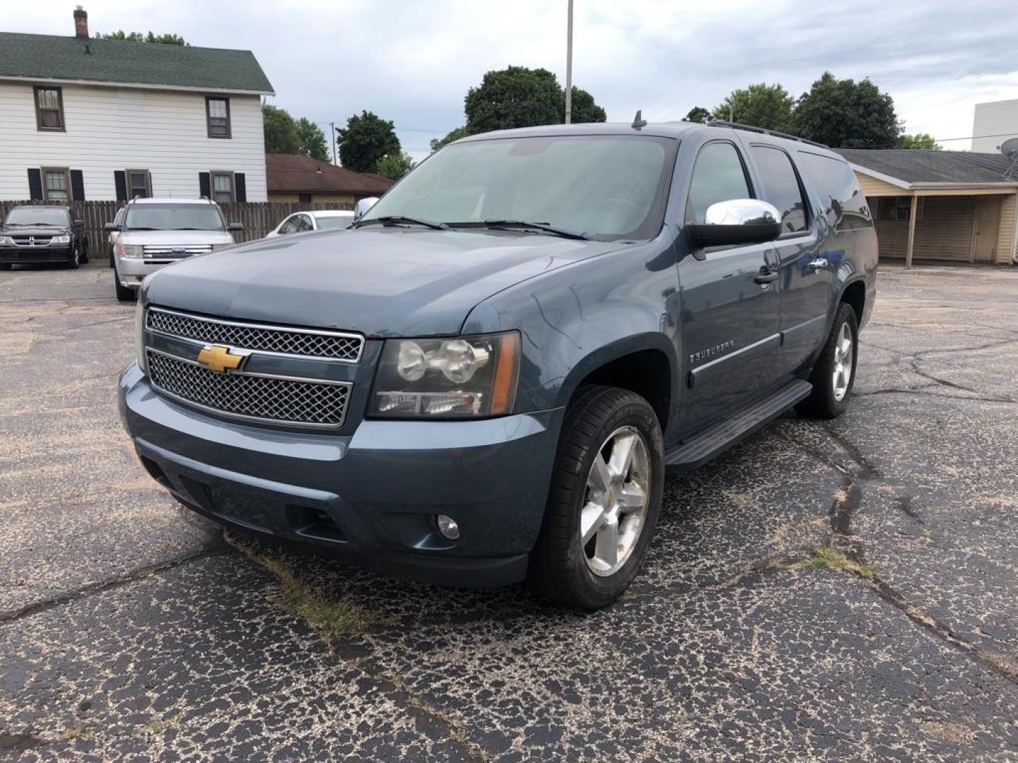 2008 BLUE CHEVROLET SUBURBAN 1500 LS (1GNFK16348J) with an 5.3L engine, Automatic transmission, located at 1708 Broadway, Rockford, IL, 61104, (815) 397-5010, 42.252522, -89.069359 - Photo#0