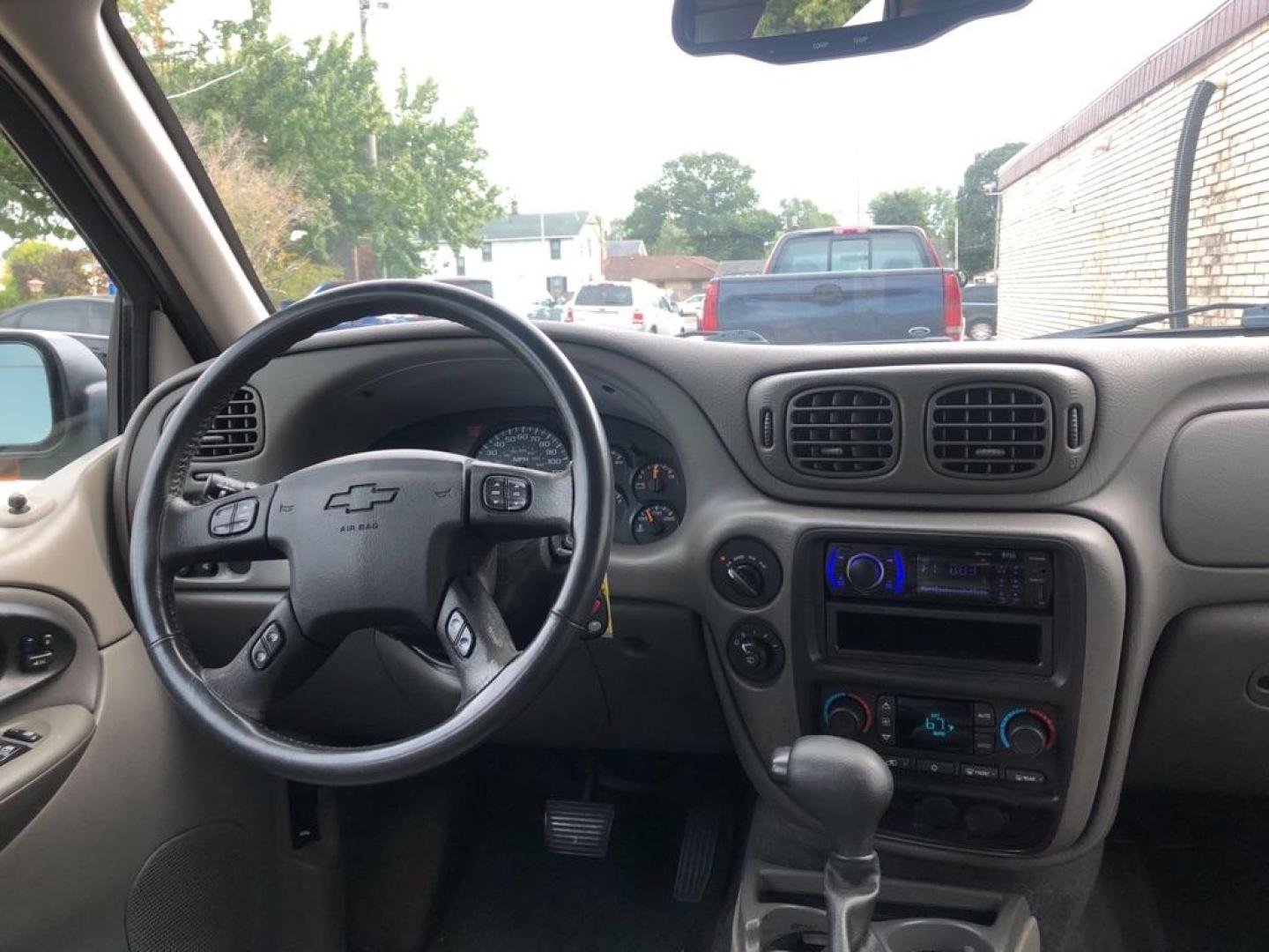 2004 GRAY CHEVROLET TRAILBLAZER LS (1GNDT13S942) with an 4.2L engine, Automatic transmission, located at 1708 Broadway, Rockford, IL, 61104, (815) 397-5010, 42.252522, -89.069359 - Photo#4