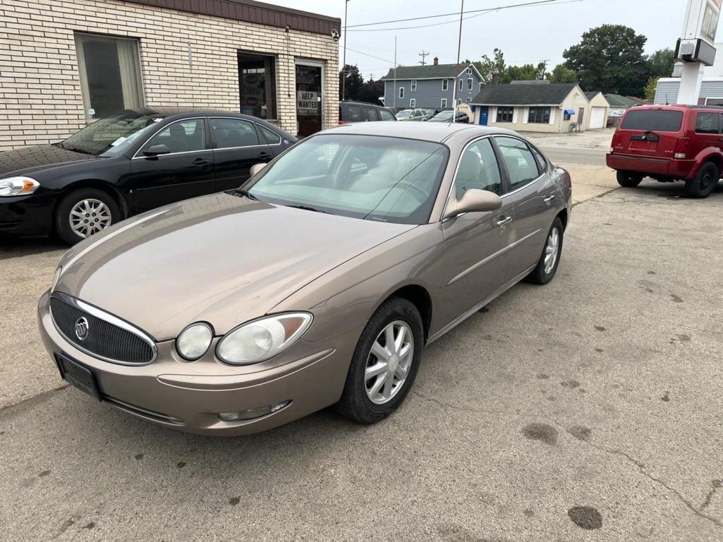 2006 GOLD BUICK LACROSSE CXL (2G4WD582561) with an 3.8L engine, Automatic transmission, located at 1708 Broadway, Rockford, IL, 61104, (815) 397-5010, 42.252522, -89.069359 - Photo#0