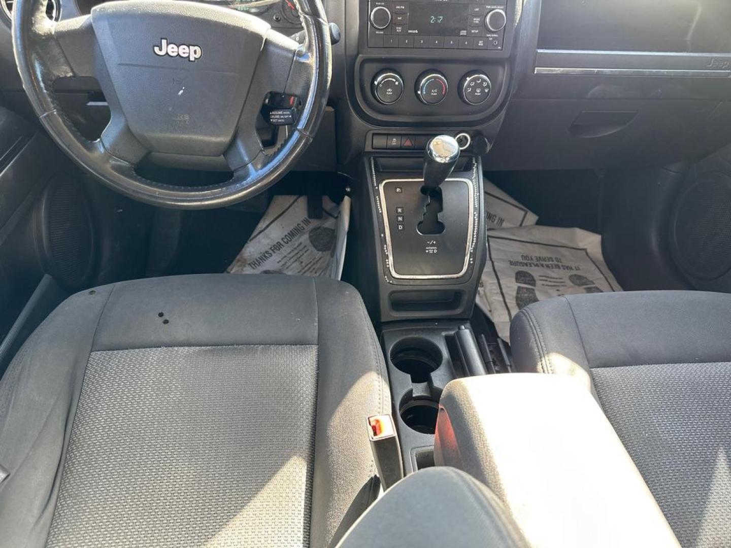 2010 SILVER JEEP PATRIOT SPORT (1J4NT2GA2AD) with an 2.0L engine, Continuously Variable transmission, located at 1708 Broadway, Rockford, IL, 61104, (815) 397-5010, 42.252522, -89.069359 - Photo#5