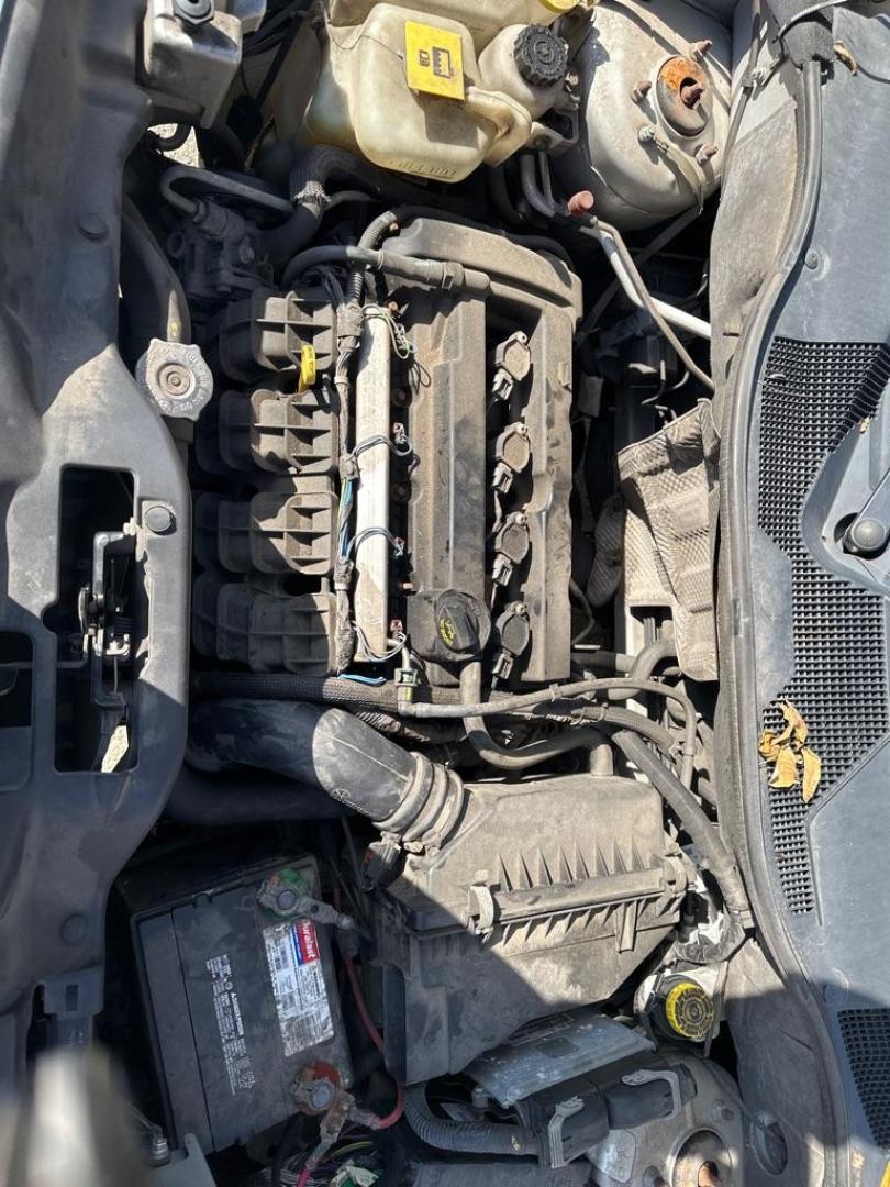 2010 SILVER JEEP PATRIOT SPORT (1J4NT2GA2AD) with an 2.0L engine, Continuously Variable transmission, located at 1708 Broadway, Rockford, IL, 61104, (815) 397-5010, 42.252522, -89.069359 - Photo#6