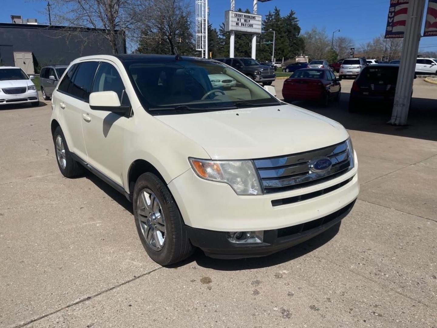 2007 WHITE FORD EDGE SEL (2FMDK48C37B) with an 3.5L engine, Automatic transmission, located at 1708 Broadway, Rockford, IL, 61104, (815) 397-5010, 42.252522, -89.069359 - Photo#1