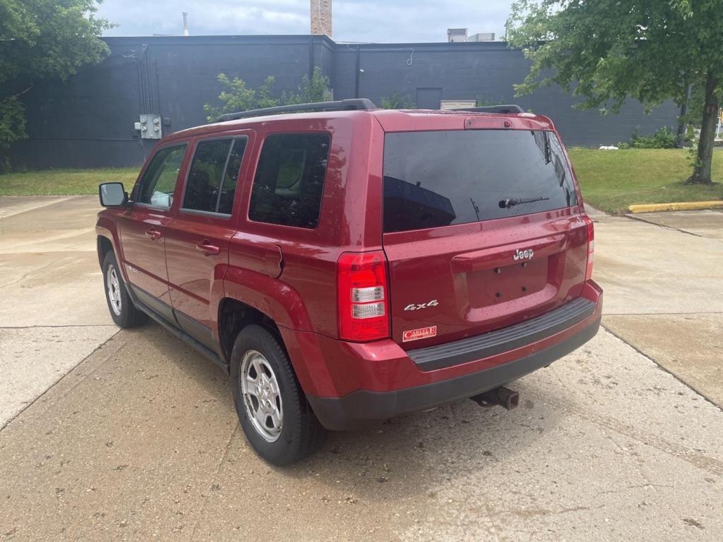 2012 RED JEEP PATRIOT SPORT (1C4NJRBB0CD) with an 2.4L engine, Continuously Variable transmission, located at 1708 Broadway, Rockford, IL, 61104, (815) 397-5010, 42.252522, -89.069359 - Photo#3