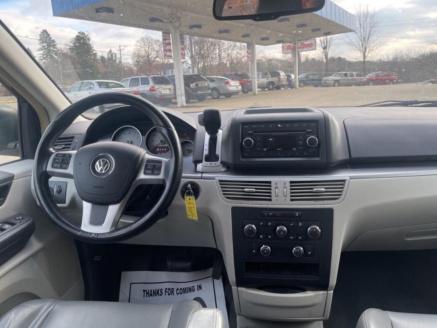 2012 RED VOLKSWAGEN ROUTAN SE (2C4RVABG2CR) with an 3.6L engine, Automatic transmission, located at 1708 Broadway, Rockford, IL, 61104, (815) 397-5010, 42.252522, -89.069359 - Photo#6