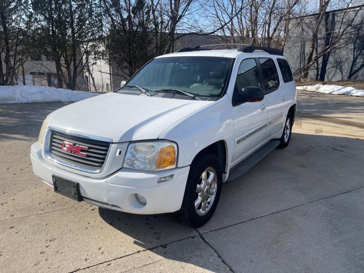 2003 WHITE GMC ENVOY XL (1GKET16S436) with an 4.2L engine, Automatic transmission, located at 1708 Broadway, Rockford, IL, 61104, (815) 397-5010, 42.252522, -89.069359 - Photo#0