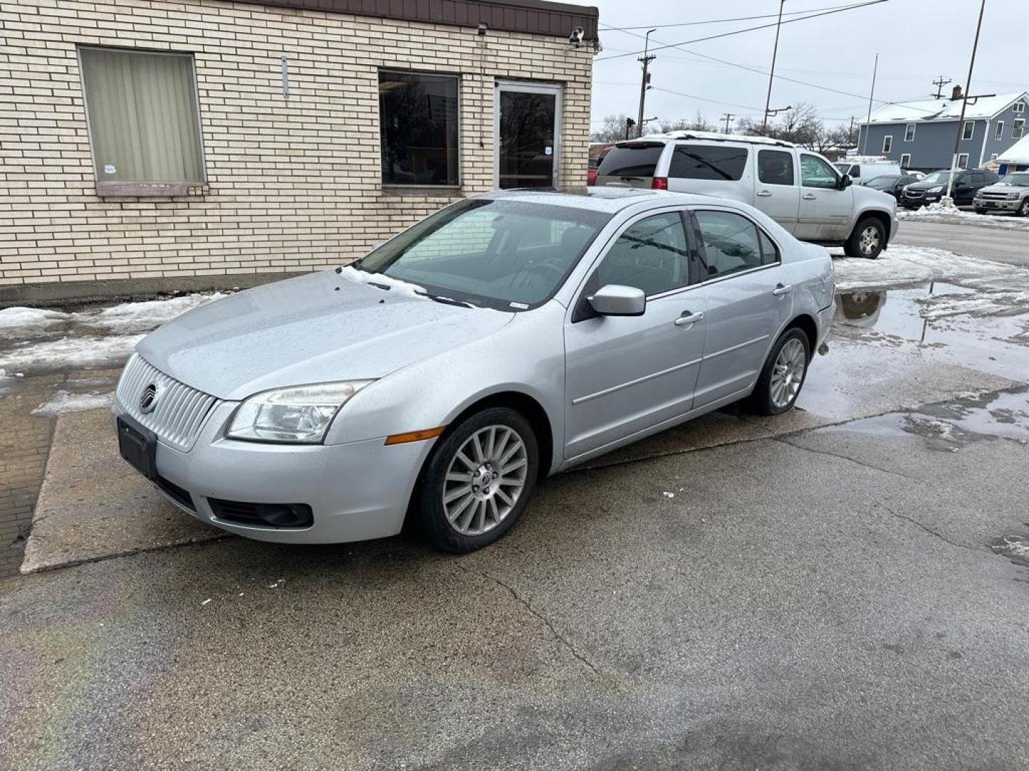 2006 SILVER MERCURY MILAN PREMIER (3MEHM08116R) with an 3.0L engine, Automatic transmission, located at 1708 Broadway, Rockford, IL, 61104, (815) 397-5010, 42.252522, -89.069359 - Photo#0