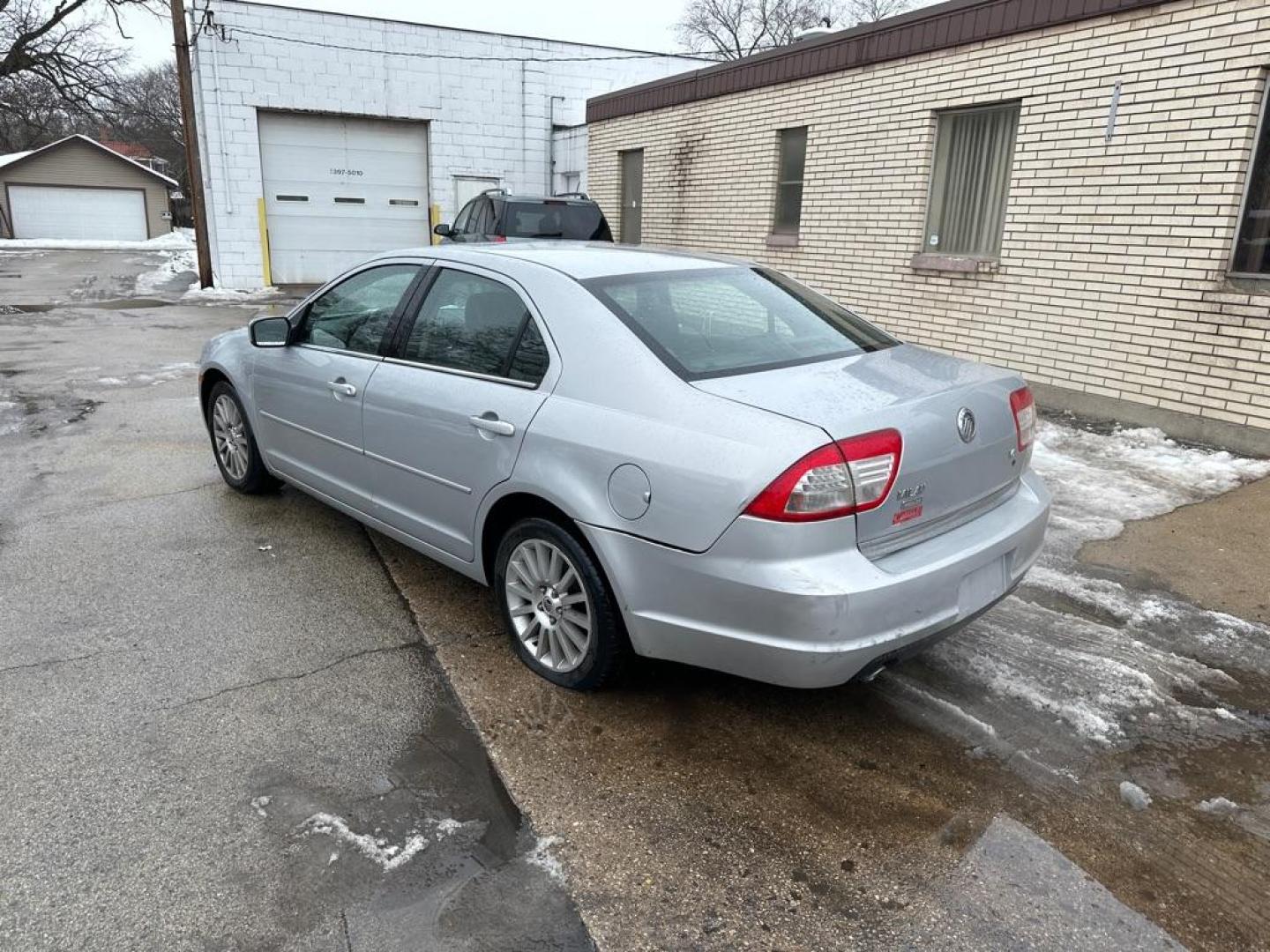 2006 SILVER MERCURY MILAN PREMIER (3MEHM08116R) with an 3.0L engine, Automatic transmission, located at 1708 Broadway, Rockford, IL, 61104, (815) 397-5010, 42.252522, -89.069359 - Photo#1