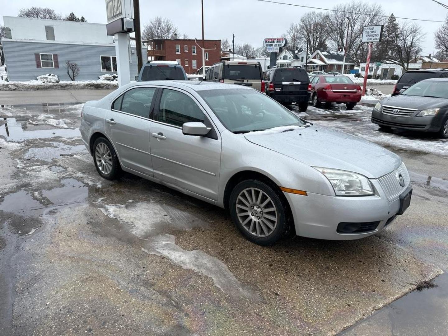 2006 SILVER MERCURY MILAN PREMIER (3MEHM08116R) with an 3.0L engine, Automatic transmission, located at 1708 Broadway, Rockford, IL, 61104, (815) 397-5010, 42.252522, -89.069359 - Photo#3