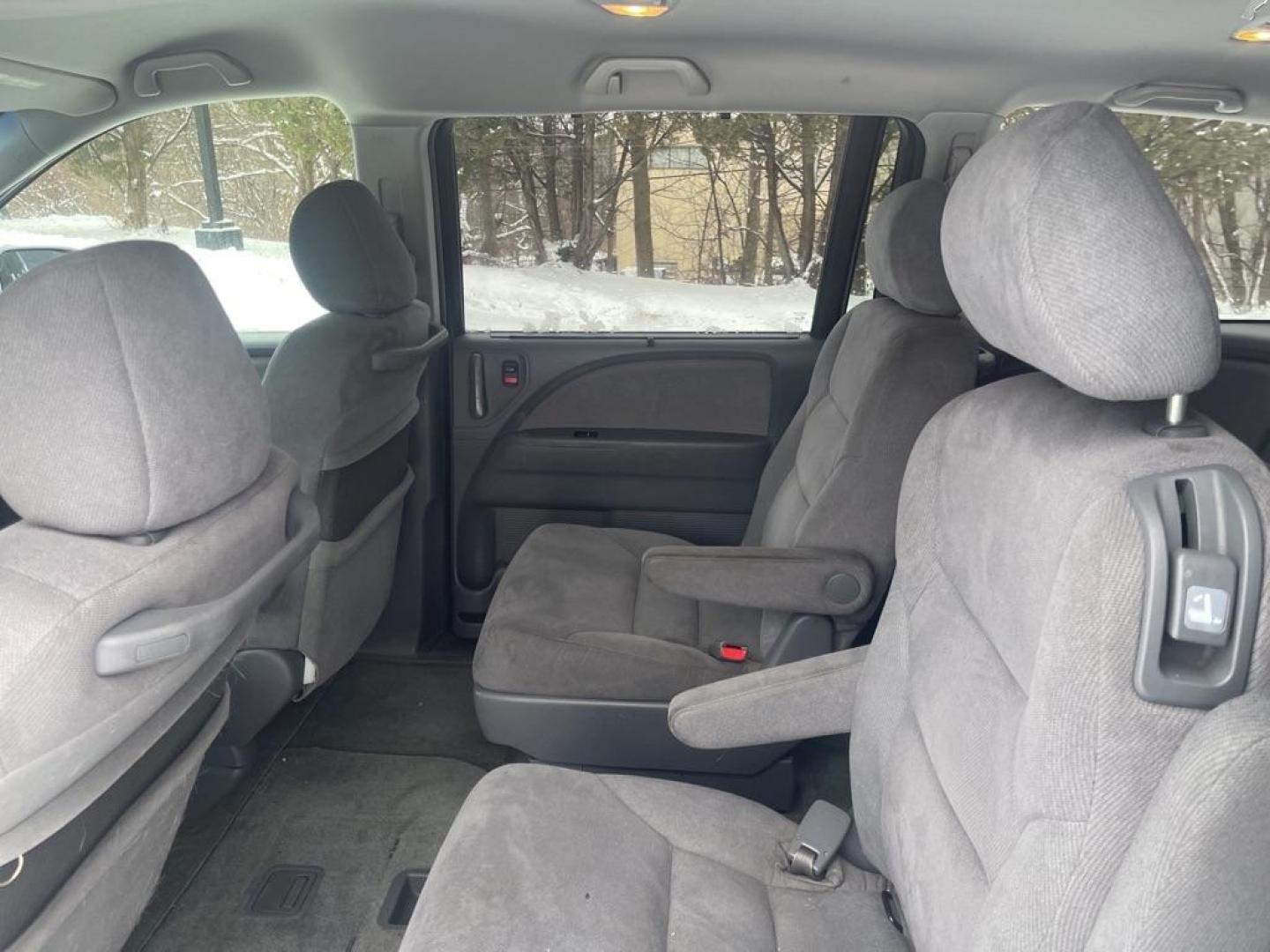 2007 BLUE HONDA ODYSSEY EX (5FNRL38407B) with an 3.5L engine, Automatic transmission, located at 1708 Broadway, Rockford, IL, 61104, (815) 397-5010, 42.252522, -89.069359 - Photo#5