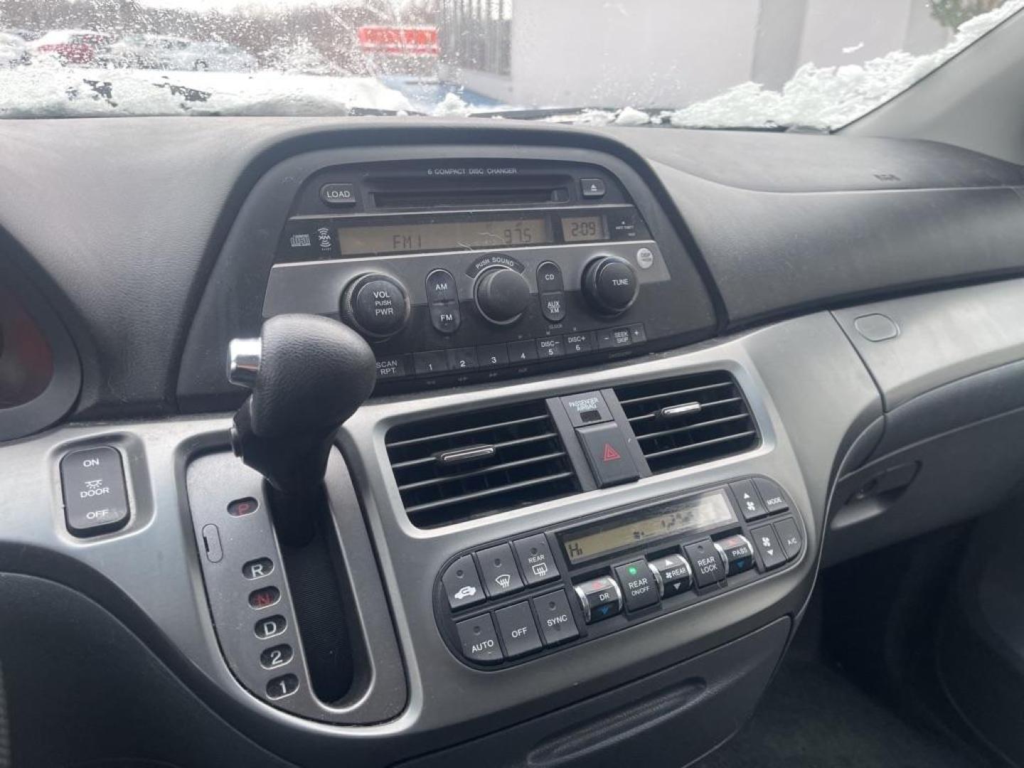 2007 BLUE HONDA ODYSSEY EX (5FNRL38407B) with an 3.5L engine, Automatic transmission, located at 1708 Broadway, Rockford, IL, 61104, (815) 397-5010, 42.252522, -89.069359 - Photo#7