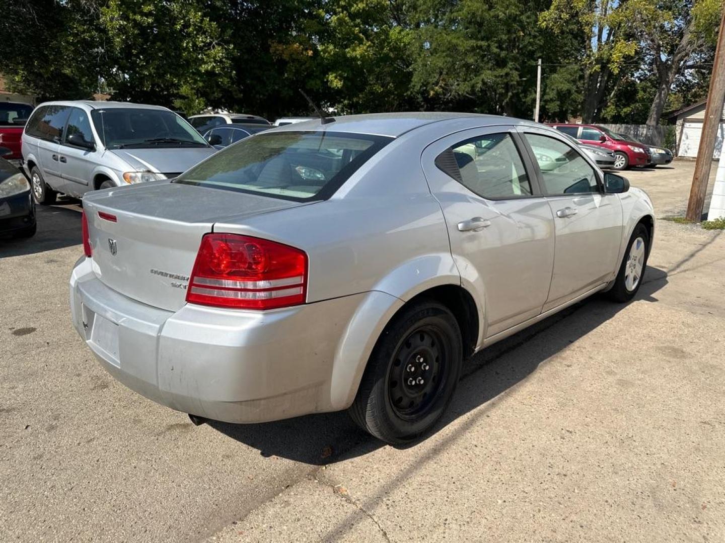 2010 SILVER DODGE AVENGER SXT (1B3CC4FB2AN) with an 2.4L engine, Automatic transmission, located at 1708 Broadway, Rockford, IL, 61104, (815) 397-5010, 42.252522, -89.069359 - Photo#2