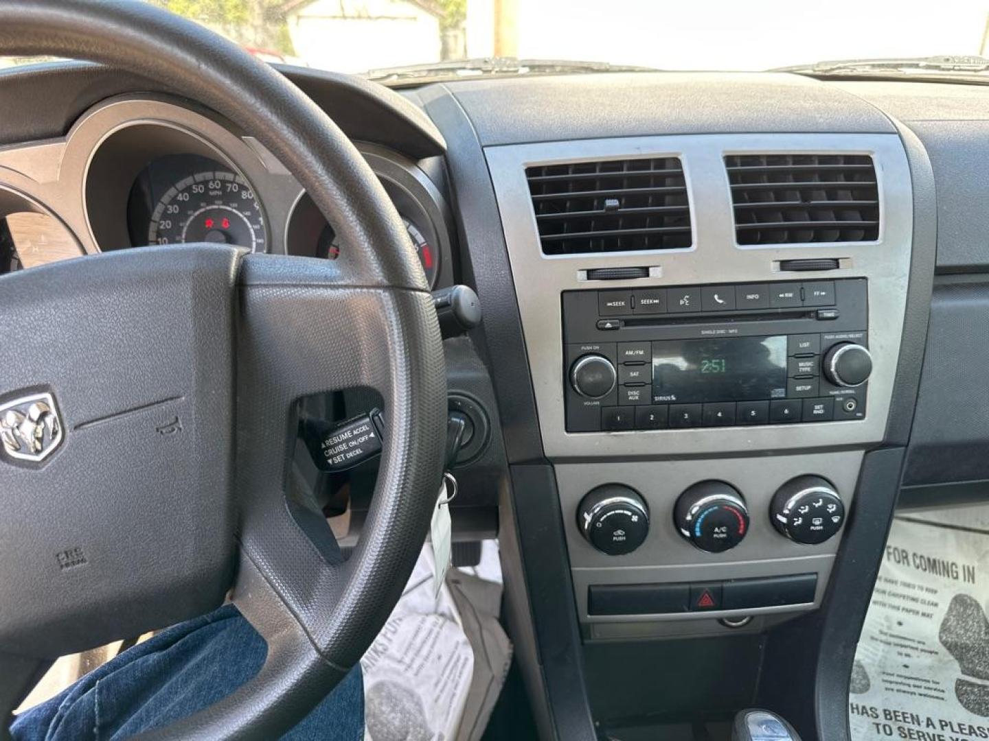 2010 SILVER DODGE AVENGER SXT (1B3CC4FB2AN) with an 2.4L engine, Automatic transmission, located at 1708 Broadway, Rockford, IL, 61104, (815) 397-5010, 42.252522, -89.069359 - Photo#5