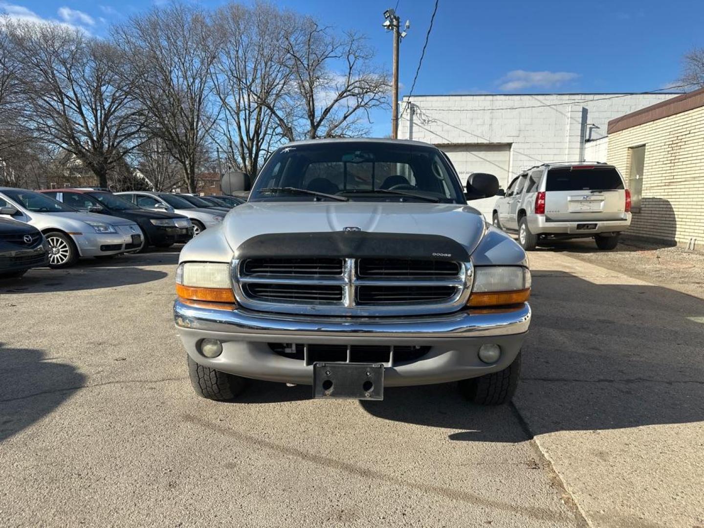 2000 SILVER DODGE DAKOTA QUAD (1B7GG2AN0YS) with an 4.7L engine, Automatic transmission, located at 1708 Broadway, Rockford, IL, 61104, (815) 397-5010, 42.252522, -89.069359 - Photo#6