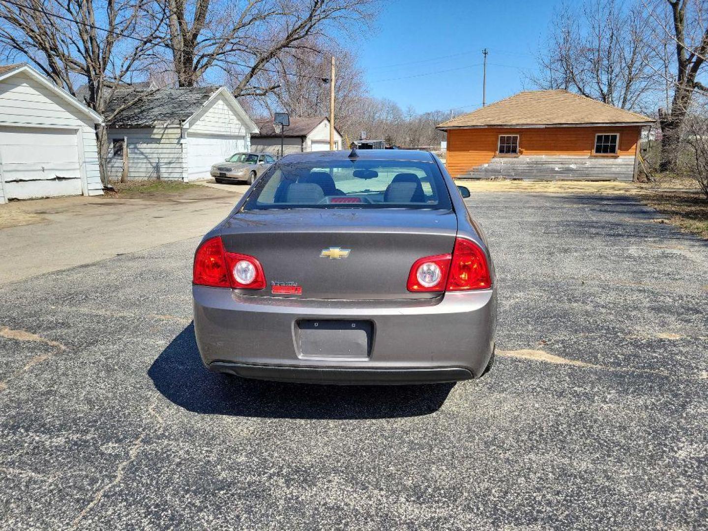 2012 BROWN CHEVROLET MALIBU LS (1G1ZB5E06CF) with an 2.4L engine, Automatic transmission, located at 1708 Broadway, Rockford, IL, 61104, (815) 397-5010, 42.252522, -89.069359 - Photo#2