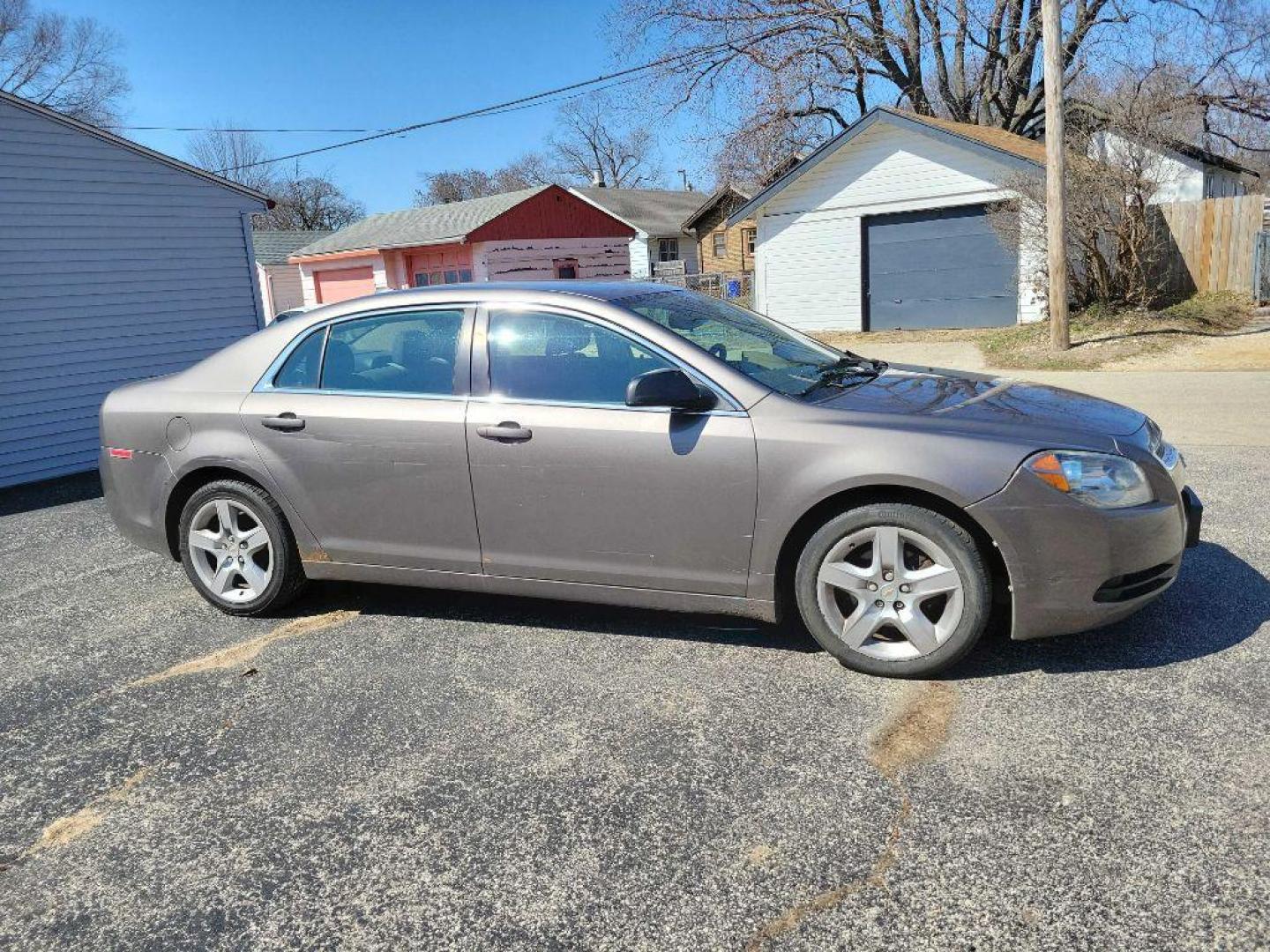 2012 BROWN CHEVROLET MALIBU LS (1G1ZB5E06CF) with an 2.4L engine, Automatic transmission, located at 1708 Broadway, Rockford, IL, 61104, (815) 397-5010, 42.252522, -89.069359 - Photo#3