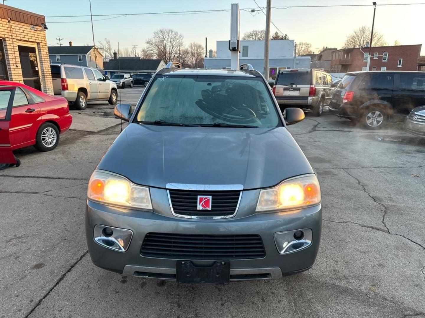 2007 GRAY SATURN VUE (5GZCZ63487S) with an 3.5L engine, Automatic transmission, located at 1708 Broadway, Rockford, IL, 61104, (815) 397-5010, 42.252522, -89.069359 - Photo#4