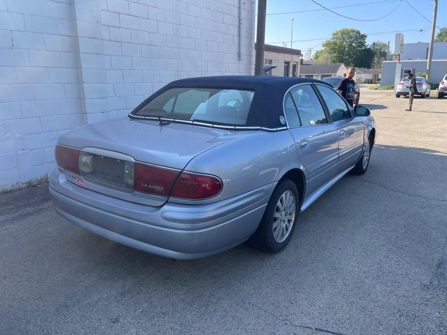 2005 BLUE BUICK LESABRE CUSTOM (1G4HP52K45U) with an 3.8L engine, Automatic transmission, located at 1708 Broadway, Rockford, IL, 61104, (815) 397-5010, 42.252522, -89.069359 - Photo#2