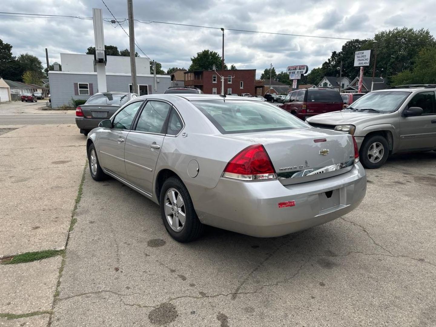 2007 SILVER CHEVROLET IMPALA LT (2G1WT58K179) with an 3.5L engine, Automatic transmission, located at 1708 Broadway, Rockford, IL, 61104, (815) 397-5010, 42.252522, -89.069359 - Photo#1