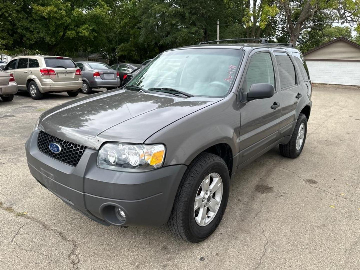 2006 GRAY FORD ESCAPE XLT (1FMYU931X6K) with an 3.0L engine, Automatic transmission, located at 1708 Broadway, Rockford, IL, 61104, (815) 397-5010, 42.252522, -89.069359 - Photo#0