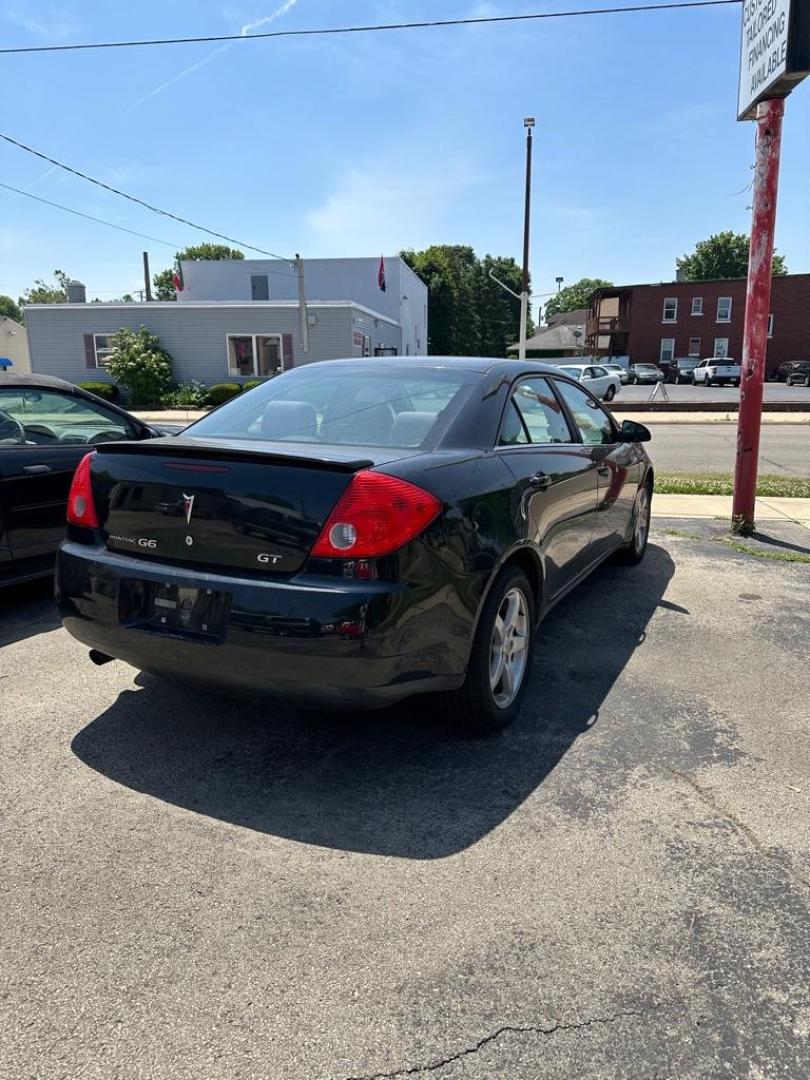 2009 BLACK PONTIAC G6 GT (1G2ZH57N794) with an 3.5L engine, Automatic transmission, located at 1708 Broadway, Rockford, IL, 61104, (815) 397-5010, 42.252522, -89.069359 - Photo#2