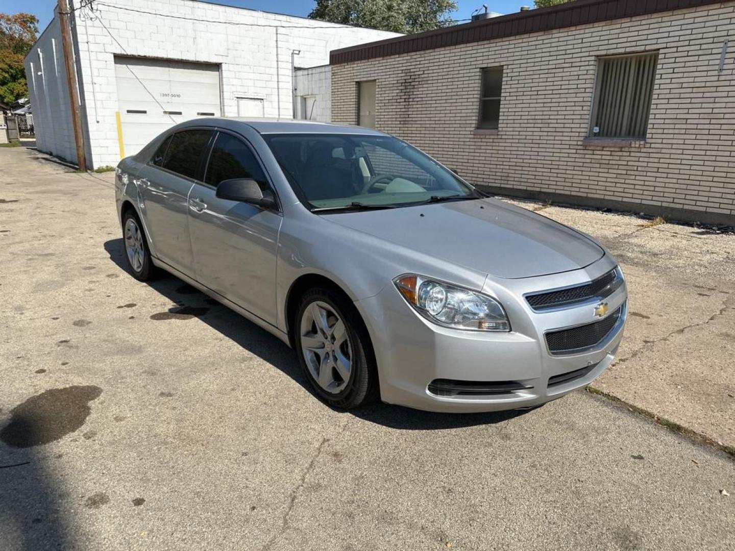 2012 SILVER CHEVROLET MALIBU LS (1G1ZA5EU9CF) with an 2.4L engine, Automatic transmission, located at 1708 Broadway, Rockford, IL, 61104, (815) 397-5010, 42.252522, -89.069359 - Photo#3