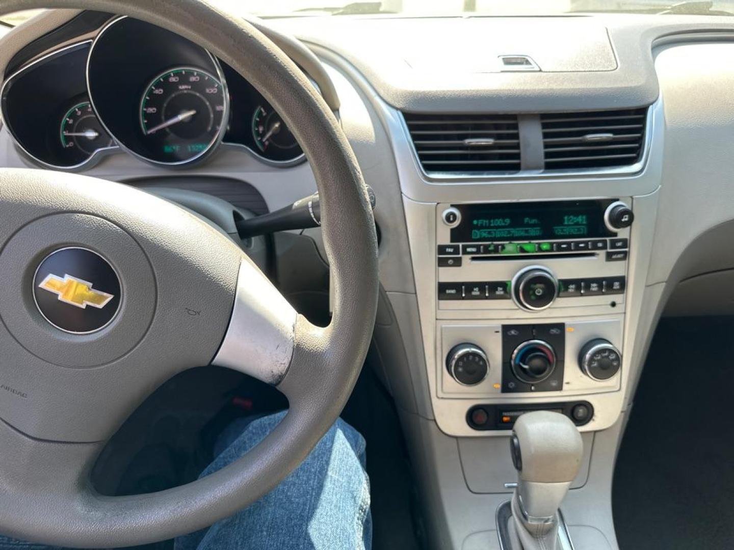 2012 SILVER CHEVROLET MALIBU LS (1G1ZA5EU9CF) with an 2.4L engine, Automatic transmission, located at 1708 Broadway, Rockford, IL, 61104, (815) 397-5010, 42.252522, -89.069359 - Photo#6