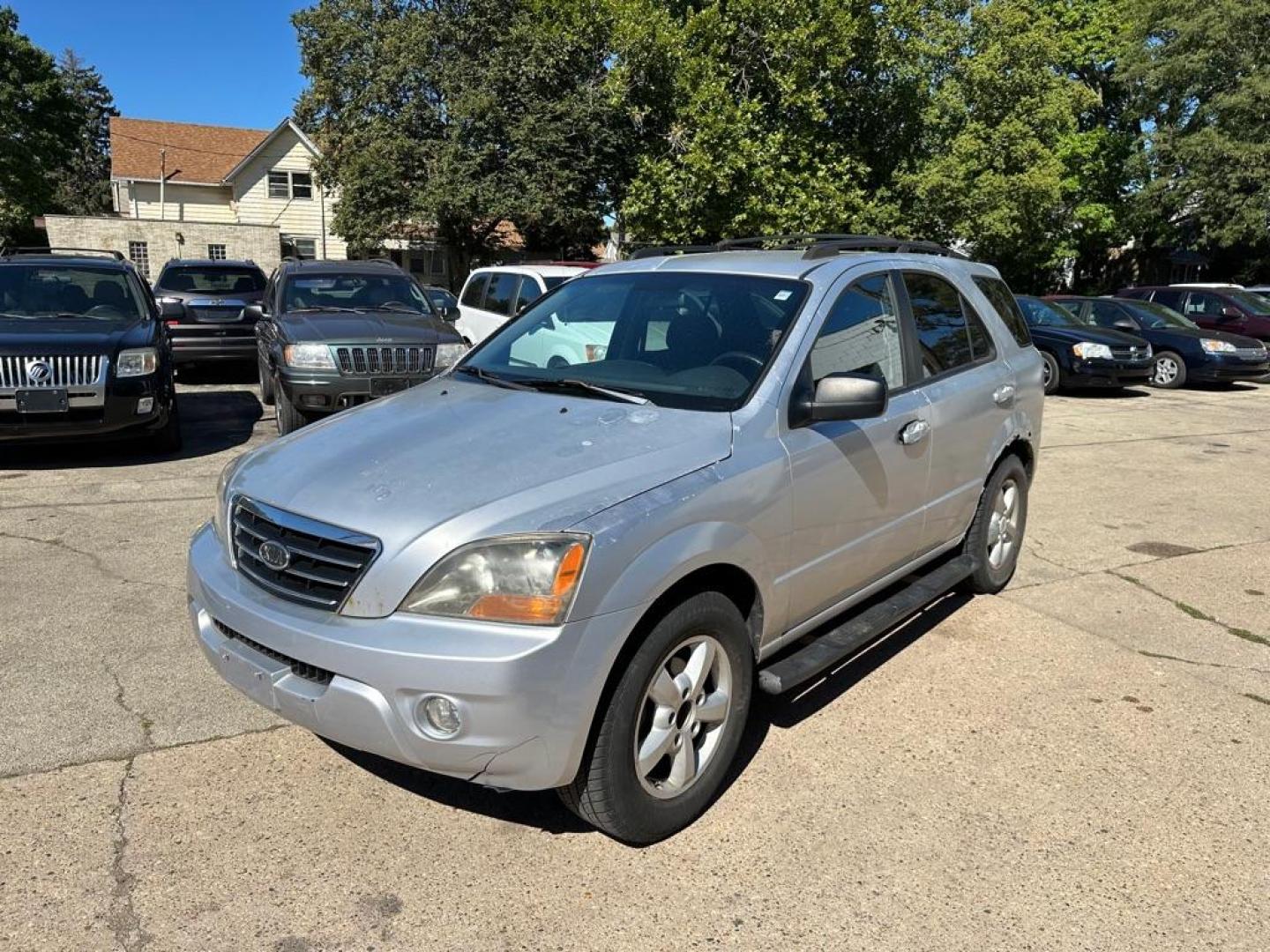 2007 SILVER KIA SORENTO EX (KNDJC736575) with an 3.8L engine, Automatic transmission, located at 1708 Broadway, Rockford, IL, 61104, (815) 397-5010, 42.252522, -89.069359 - Photo#0