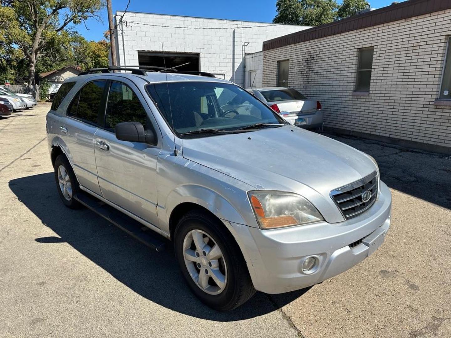 2007 SILVER KIA SORENTO EX (KNDJC736575) with an 3.8L engine, Automatic transmission, located at 1708 Broadway, Rockford, IL, 61104, (815) 397-5010, 42.252522, -89.069359 - Photo#1