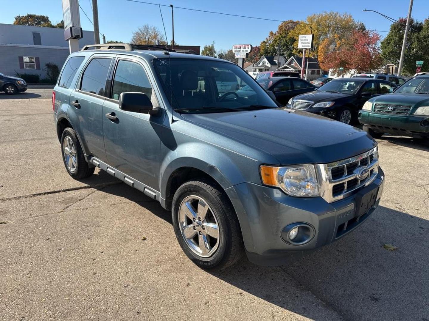 2012 BLUE FORD ESCAPE XLT (1FMCU0DG3CK) with an 3.0L engine, Automatic transmission, located at 1708 Broadway, Rockford, IL, 61104, (815) 397-5010, 42.252522, -89.069359 - Photo#3