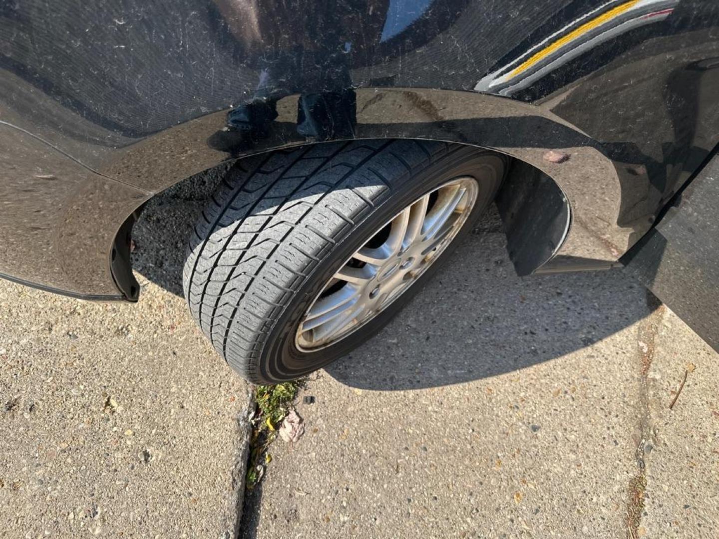 2011 BLACK FORD FOCUS SE (1FAHP3FN1BW) with an 2.0L engine, Automatic transmission, located at 1708 Broadway, Rockford, IL, 61104, (815) 397-5010, 42.252522, -89.069359 - Photo#7