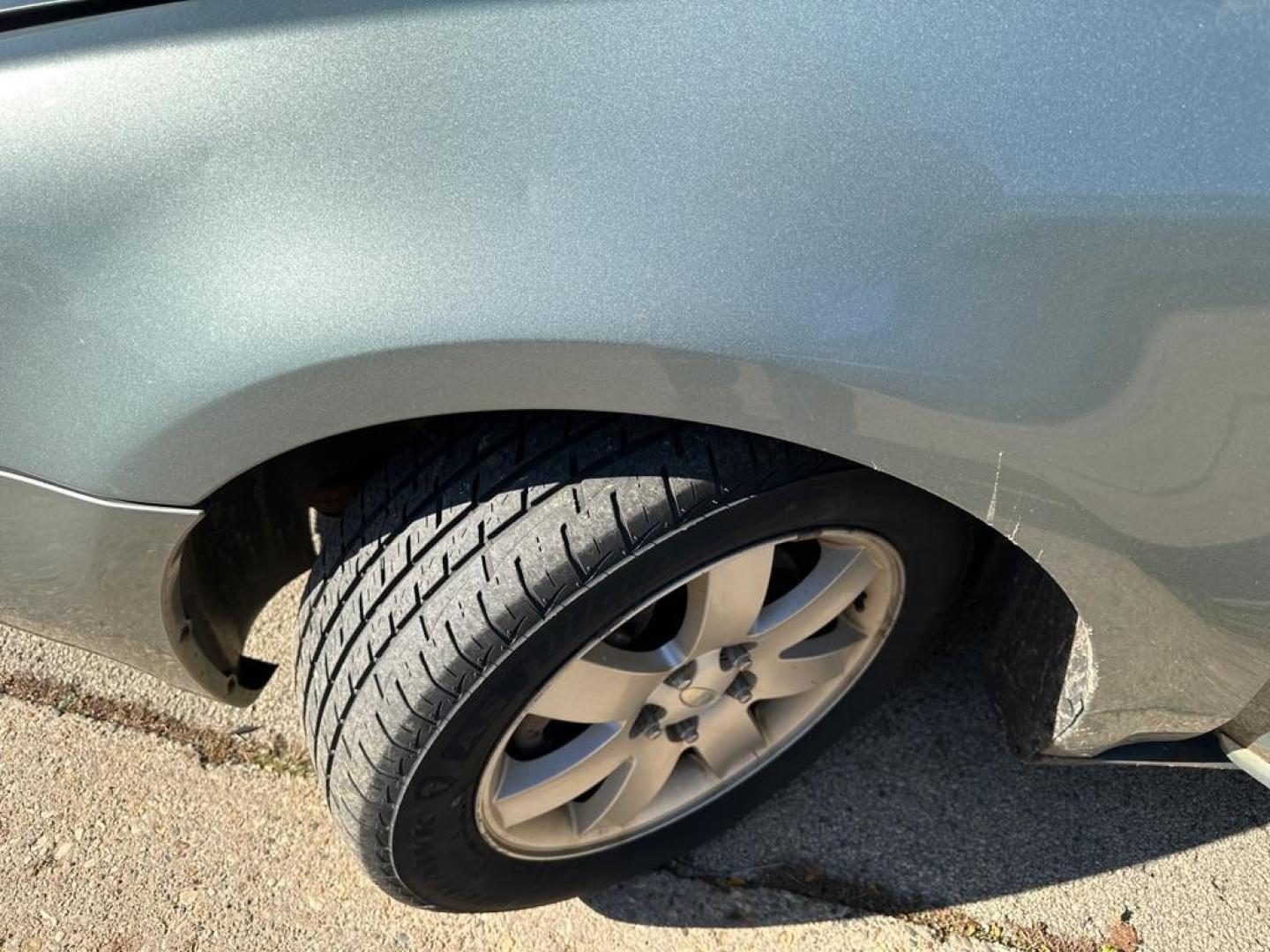 2007 GRAY FORD FIVE HUNDRED SEL (1FAFP24117G) with an 3.0L engine, Automatic transmission, located at 1708 Broadway, Rockford, IL, 61104, (815) 397-5010, 42.252522, -89.069359 - Photo#7