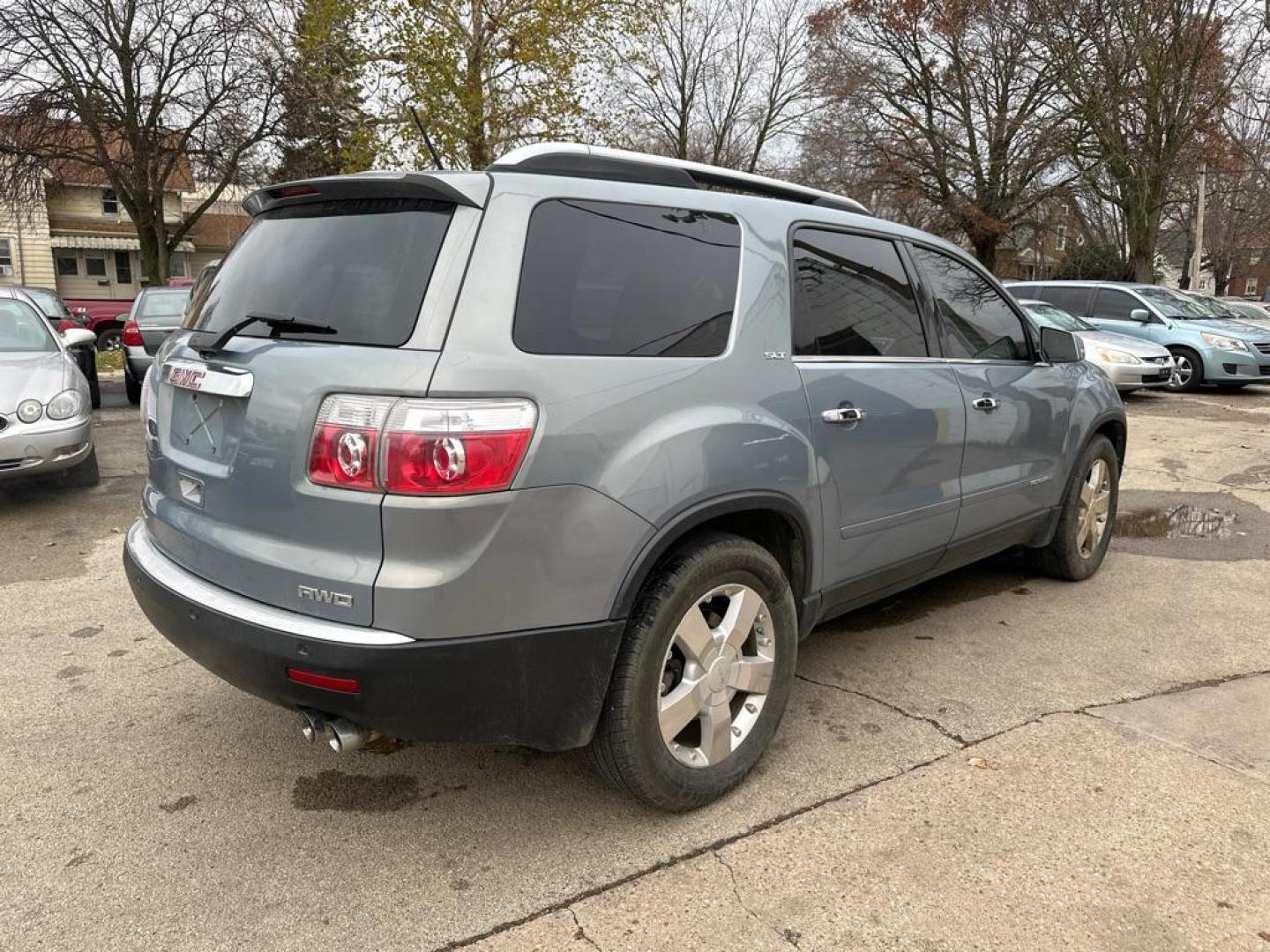 2008 BLUE GMC ACADIA SLT-2 (1GKEV33788J) with an 3.6L engine, Automatic transmission, located at 1708 Broadway, Rockford, IL, 61104, (815) 397-5010, 42.252522, -89.069359 - Photo#2