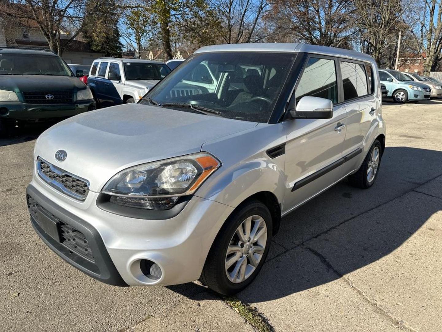 2012 SILVER KIA SOUL + (KNDJT2A62C7) with an 2.0L engine, Automatic transmission, located at 1708 Broadway, Rockford, IL, 61104, (815) 397-5010, 42.252522, -89.069359 - Photo#0