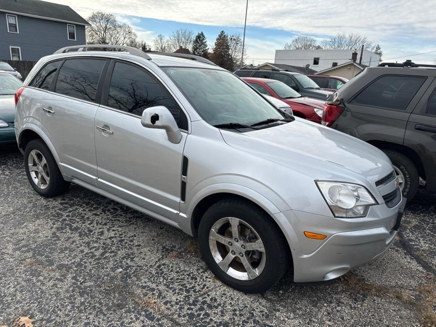 2013 SILVER CHEVROLET CAPTIVA LT (3GNAL3EK8DS) with an 2.4L engine, Automatic transmission, located at 1708 Broadway, Rockford, IL, 61104, (815) 397-5010, 42.252522, -89.069359 - Photo#3