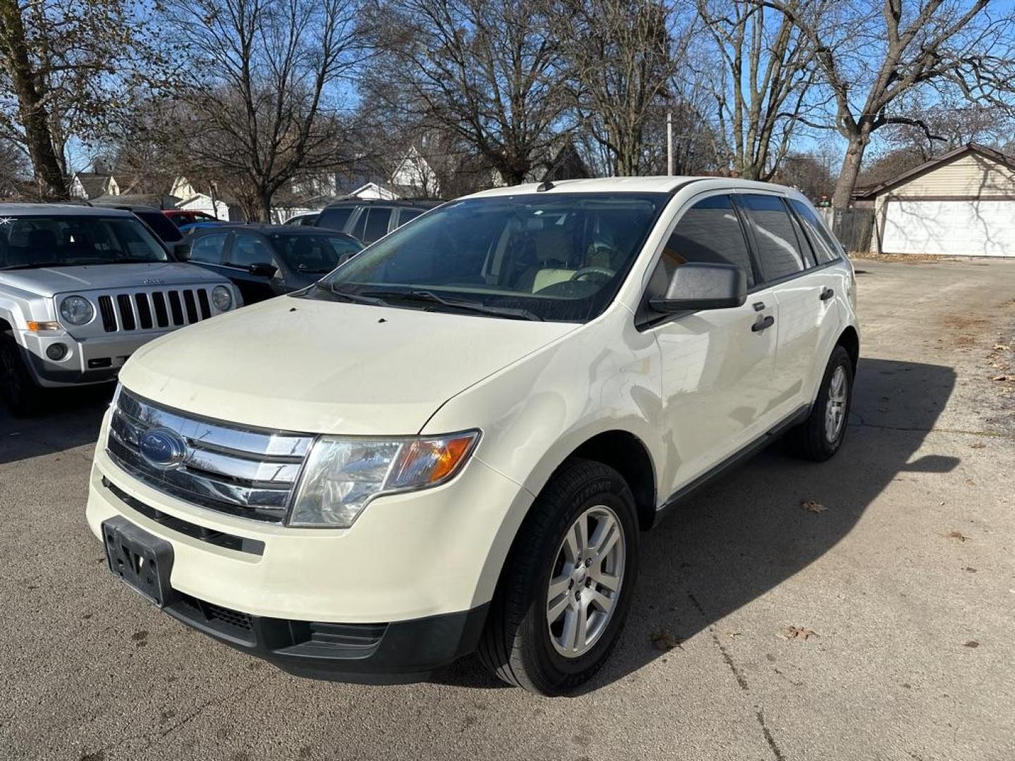 2007 WHITE FORD EDGE SE (2FMDK46C87B) with an 3.5L engine, Automatic transmission, located at 1708 Broadway, Rockford, IL, 61104, (815) 397-5010, 42.252522, -89.069359 - Photo#0