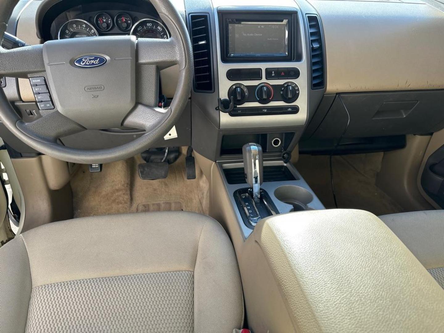 2007 WHITE FORD EDGE SE (2FMDK46C87B) with an 3.5L engine, Automatic transmission, located at 1708 Broadway, Rockford, IL, 61104, (815) 397-5010, 42.252522, -89.069359 - Photo#7