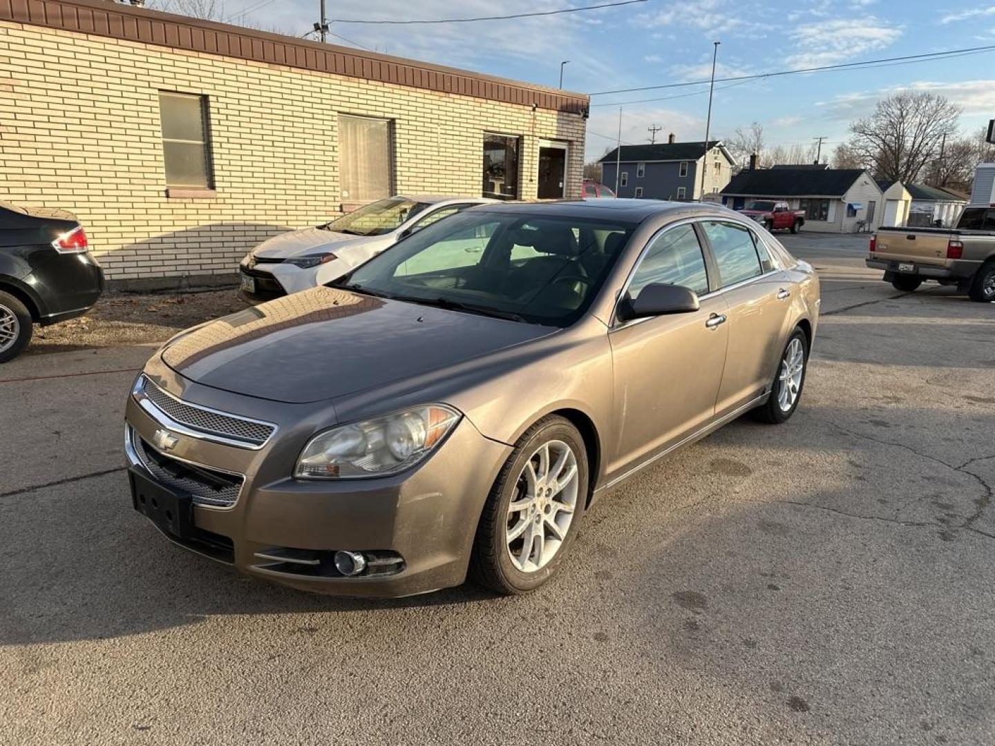 2010 GRAY CHEVROLET MALIBU LTZ (1G1ZE5E0XAF) with an 2.4L engine, Automatic transmission, located at 1708 Broadway, Rockford, IL, 61104, (815) 397-5010, 42.252522, -89.069359 - Photo#0