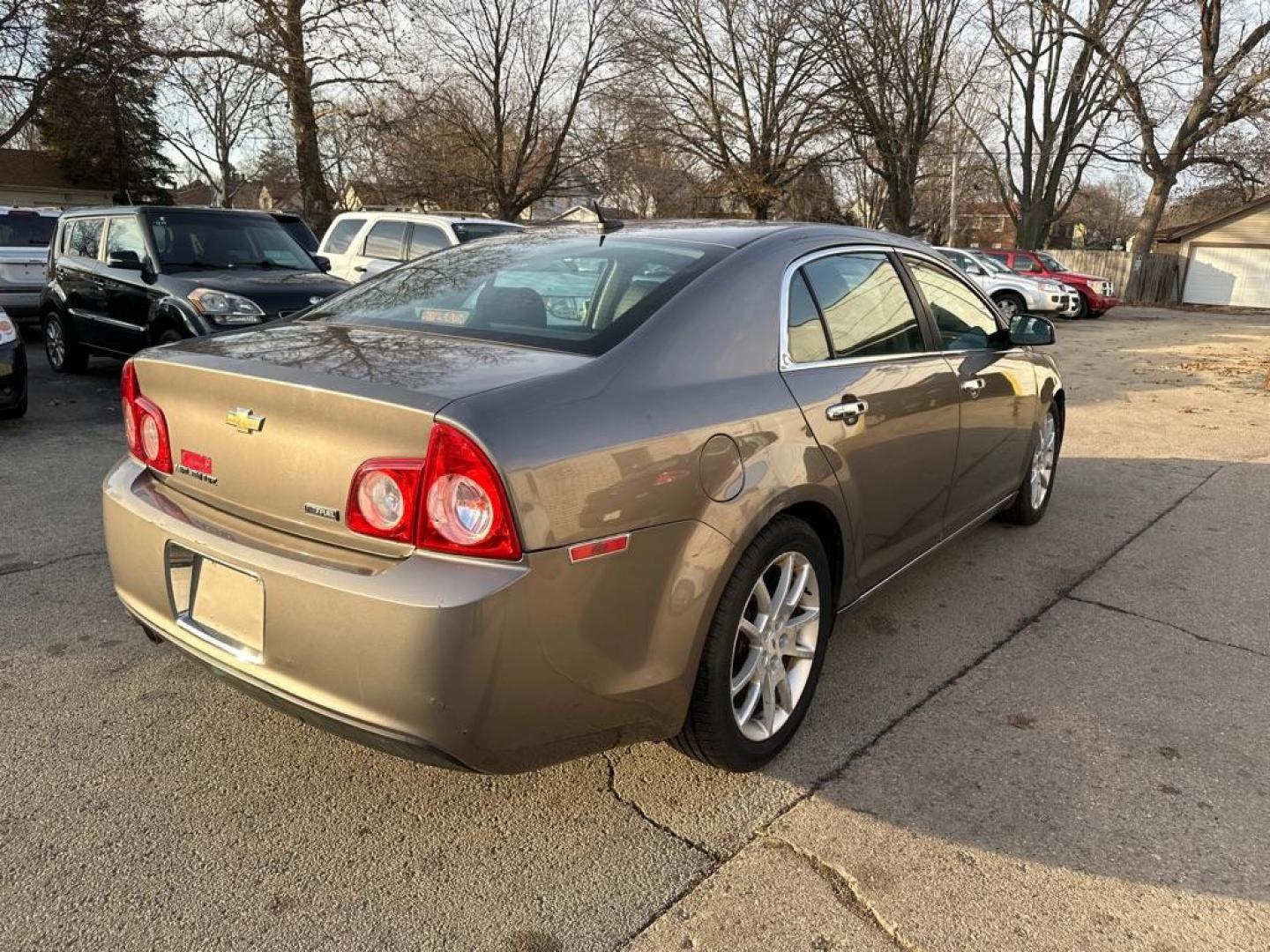 2010 GRAY CHEVROLET MALIBU LTZ (1G1ZE5E0XAF) with an 2.4L engine, Automatic transmission, located at 1708 Broadway, Rockford, IL, 61104, (815) 397-5010, 42.252522, -89.069359 - Photo#2