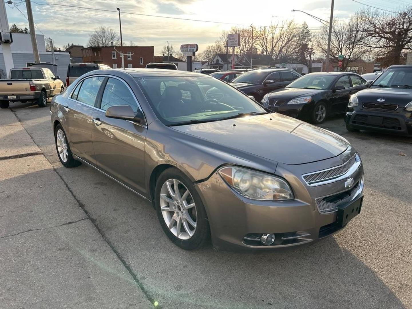 2010 GRAY CHEVROLET MALIBU LTZ (1G1ZE5E0XAF) with an 2.4L engine, Automatic transmission, located at 1708 Broadway, Rockford, IL, 61104, (815) 397-5010, 42.252522, -89.069359 - Photo#3