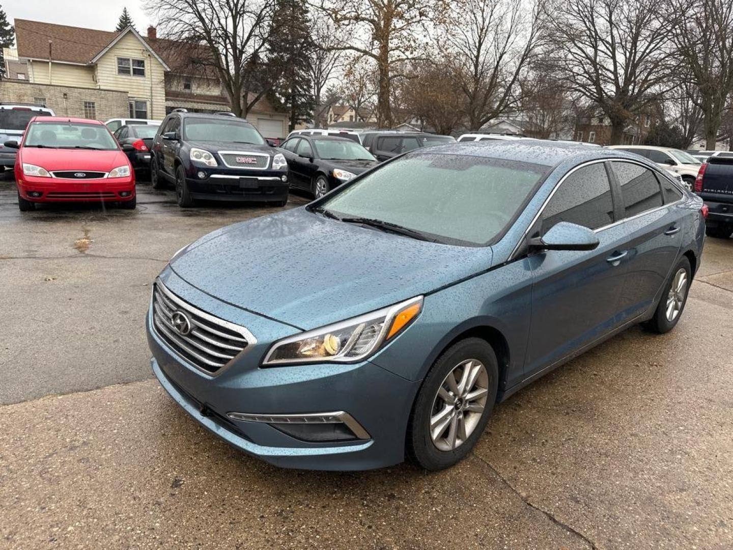 2015 BLUE HYUNDAI SONATA SE (5NPE24AFXFH) with an 2.4L engine, Automatic transmission, located at 1708 Broadway, Rockford, IL, 61104, (815) 397-5010, 42.252522, -89.069359 - Photo#0