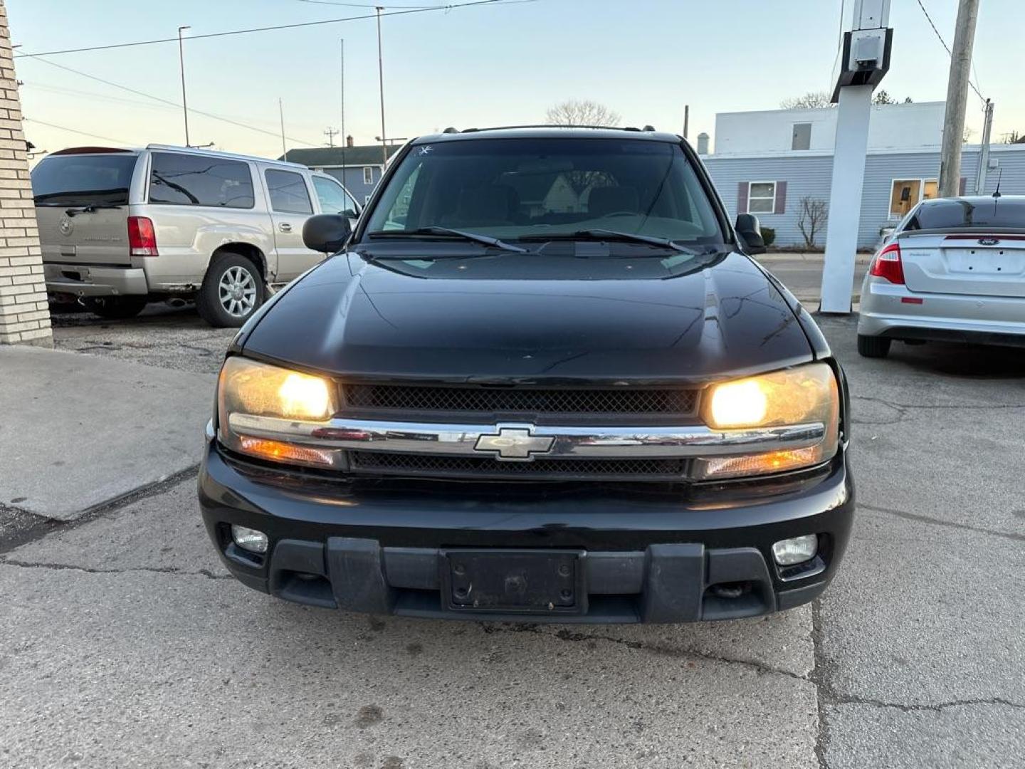 2003 BLACK CHEVROLET TRAILBLAZER (1GNDT13S032) with an 4.2L engine, Automatic transmission, located at 1708 Broadway, Rockford, IL, 61104, (815) 397-5010, 42.252522, -89.069359 - Photo#5