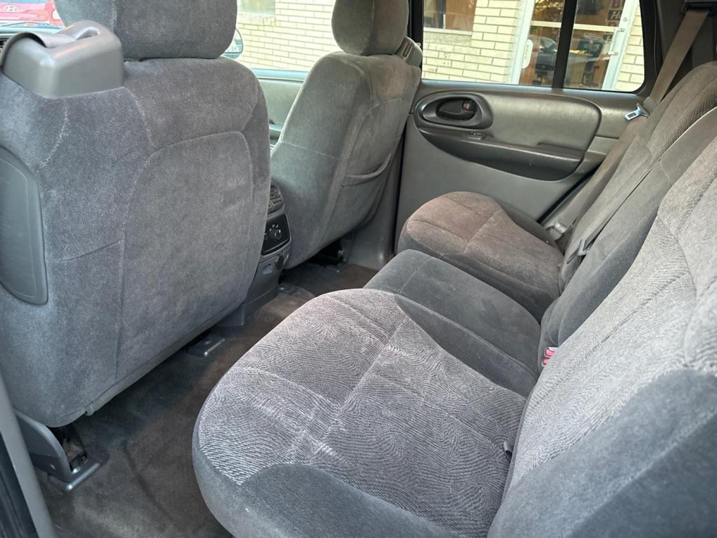 2003 BLACK CHEVROLET TRAILBLAZER (1GNDT13S032) with an 4.2L engine, Automatic transmission, located at 1708 Broadway, Rockford, IL, 61104, (815) 397-5010, 42.252522, -89.069359 - Photo#6