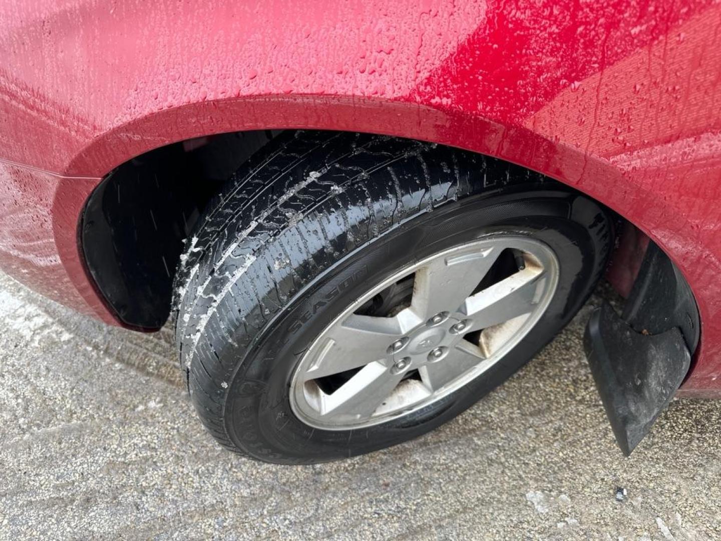 2008 RED CHEVROLET IMPALA LT (2G1WT58K981) with an 3.5L engine, Automatic transmission, located at 1708 Broadway, Rockford, IL, 61104, (815) 397-5010, 42.252522, -89.069359 - Photo#7