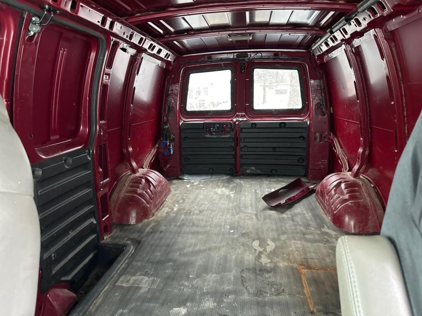 2008 RED CHEVROLET EXPRESS G1500 (1GCFG154181) with an 5.3L engine, Automatic transmission, located at 1708 Broadway, Rockford, IL, 61104, (815) 397-5010, 42.252522, -89.069359 - Photo#5