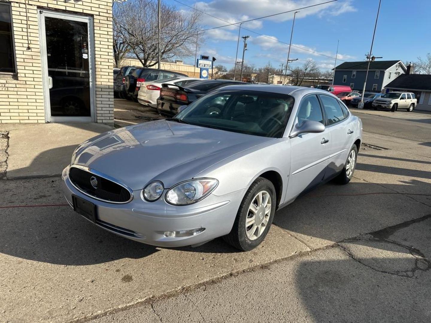 2006 SILVER BUICK LACROSSE CX (2G4WC582161) with an 3.8L engine, Automatic transmission, located at 1708 Broadway, Rockford, IL, 61104, (815) 397-5010, 42.252522, -89.069359 - Photo#0