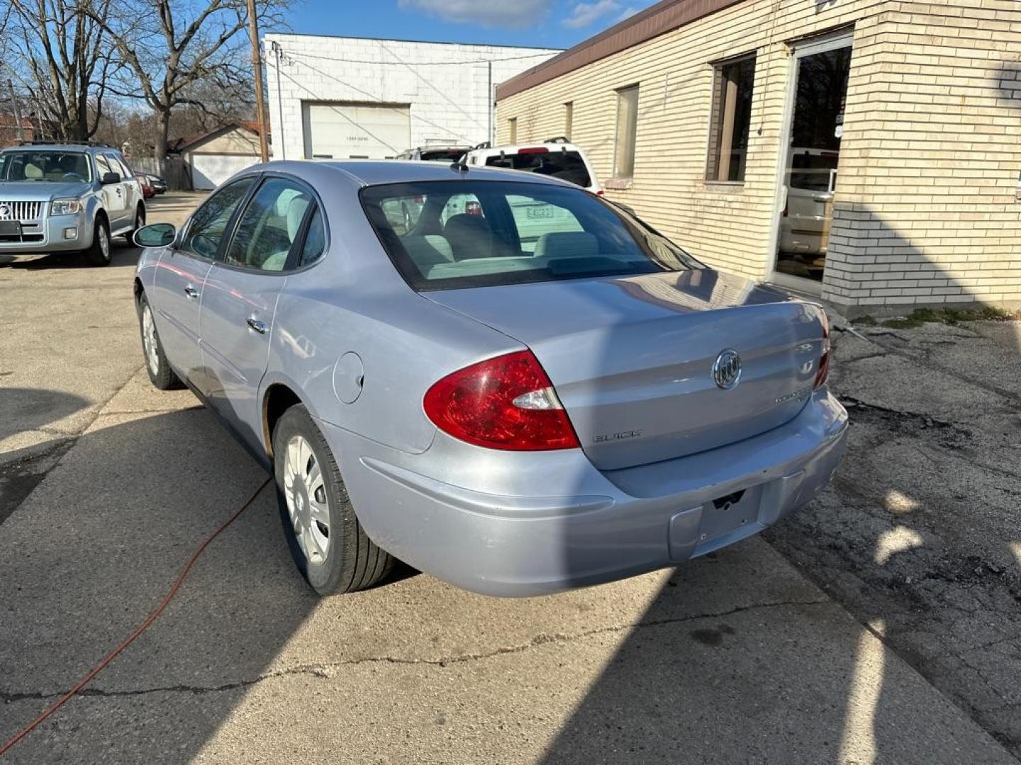 2006 SILVER BUICK LACROSSE CX (2G4WC582161) with an 3.8L engine, Automatic transmission, located at 1708 Broadway, Rockford, IL, 61104, (815) 397-5010, 42.252522, -89.069359 - Photo#1