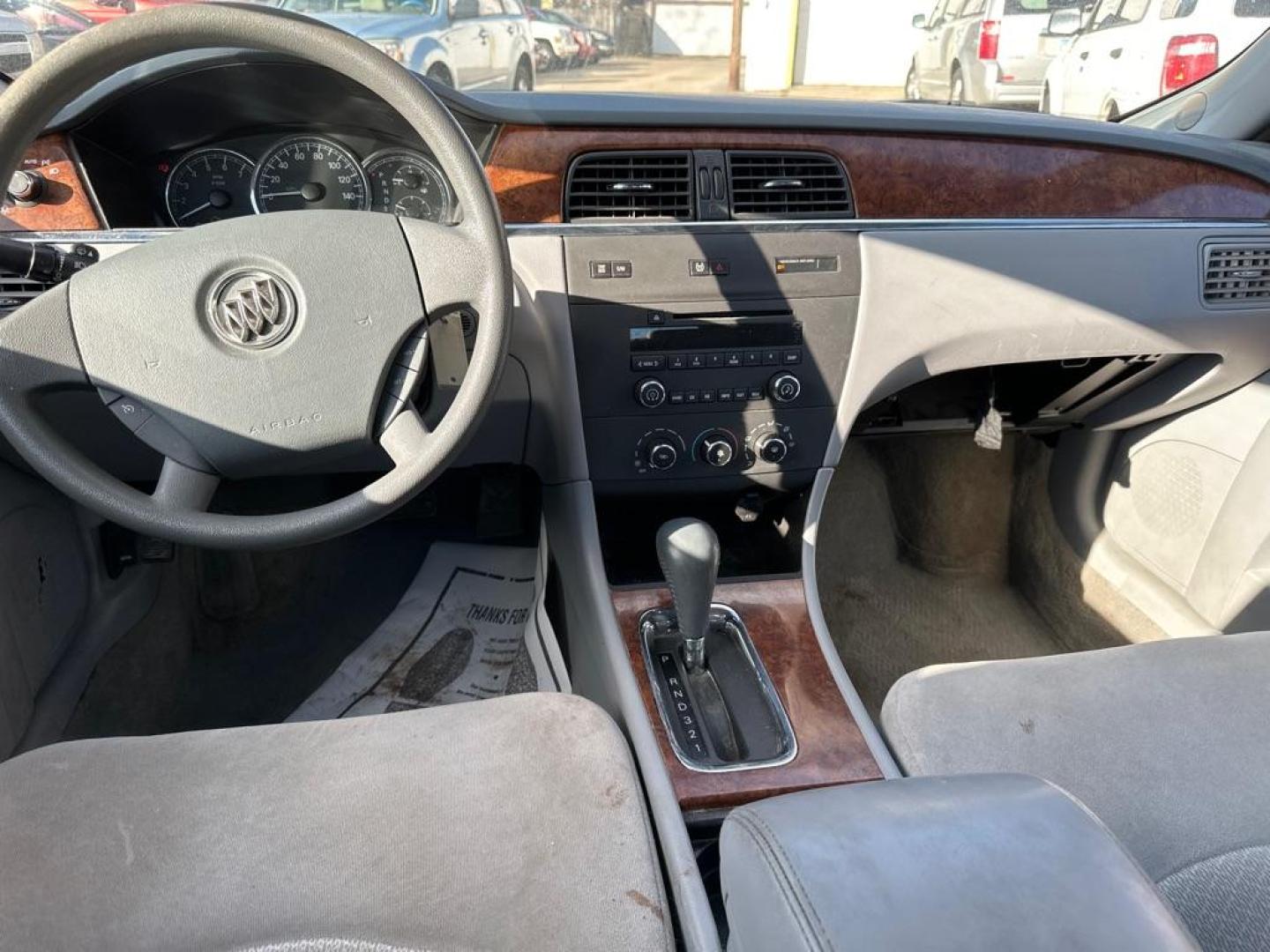 2006 SILVER BUICK LACROSSE CX (2G4WC582161) with an 3.8L engine, Automatic transmission, located at 1708 Broadway, Rockford, IL, 61104, (815) 397-5010, 42.252522, -89.069359 - Photo#5