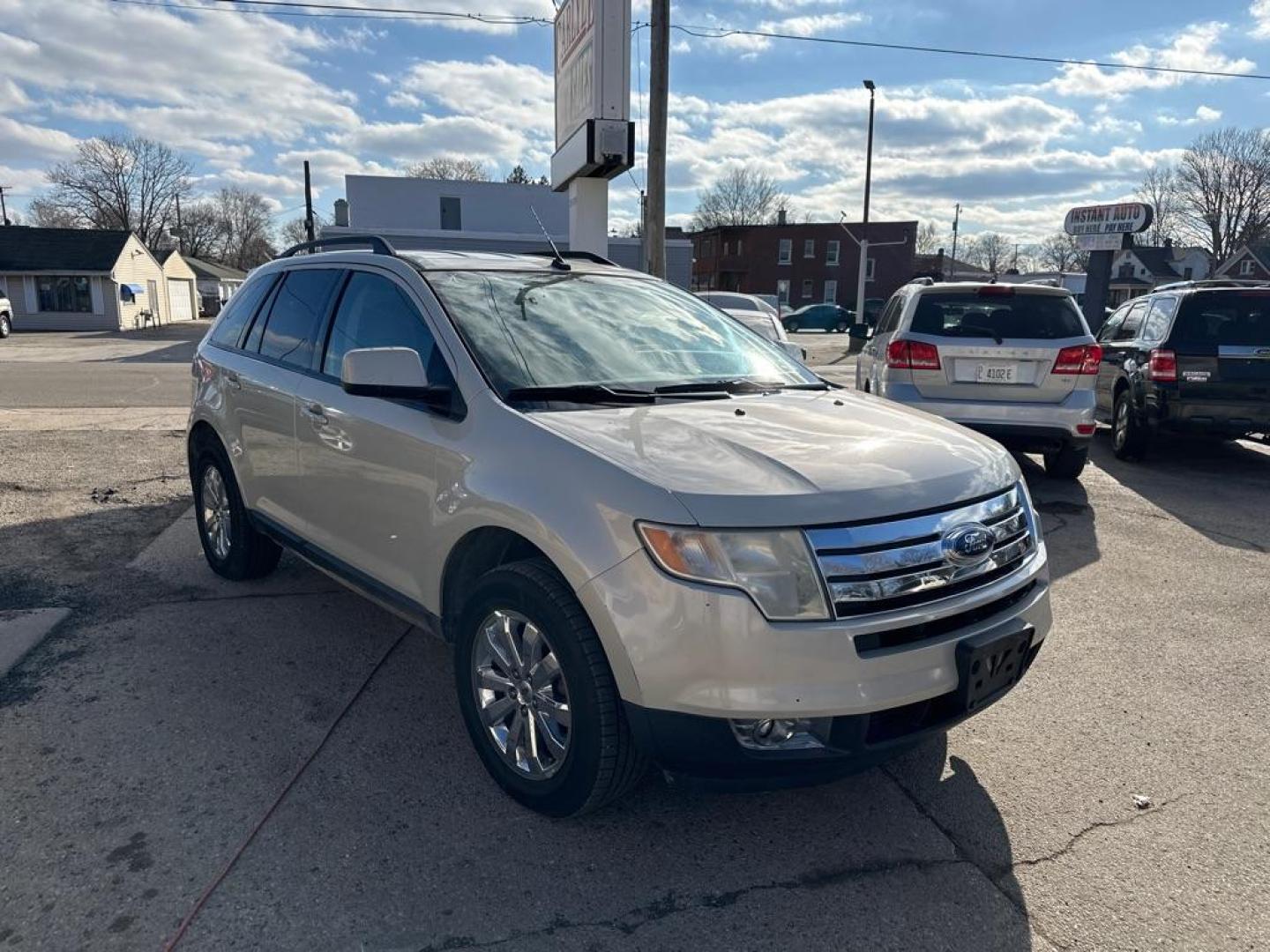 2007 WHITE FORD EDGE SEL (2FMDK38C37B) with an 3.5L engine, Automatic transmission, located at 1708 Broadway, Rockford, IL, 61104, (815) 397-5010, 42.252522, -89.069359 - Photo#3