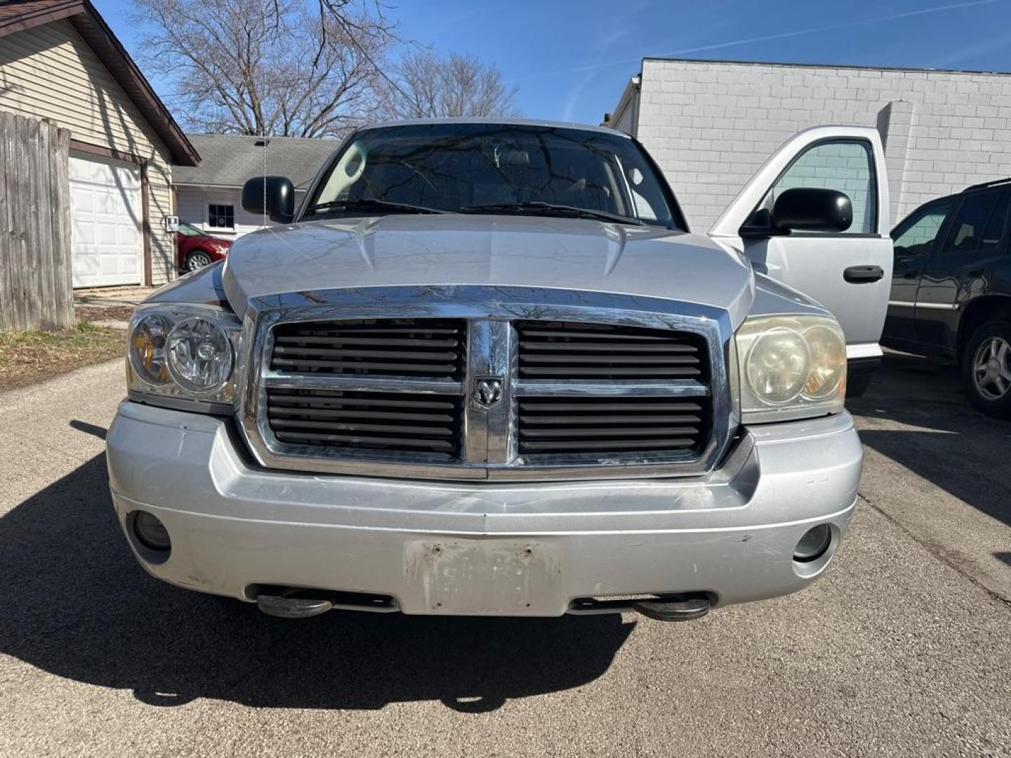 2006 SILVER DODGE DAKOTA QUAD SLT (1D7HW48N66S) with an 4.7L engine, Automatic transmission, located at 1708 Broadway, Rockford, IL, 61104, (815) 397-5010, 42.252522, -89.069359 - Photo#13